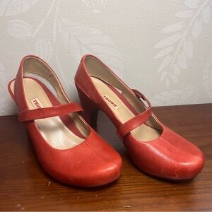 Tsubo Acrea Slingback Mary Jane Heels Pumps Shoes Red Leather Women's Size 9